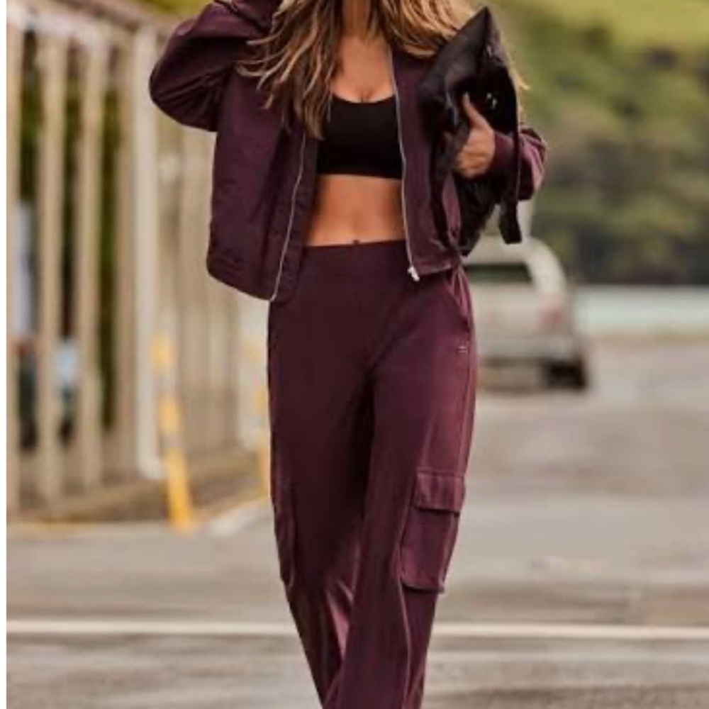 NWT Fabletics Cacao Downtown Wide Leg Cargo Pant Sz L